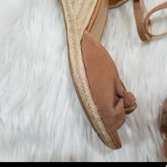 NINE WEST Cream And Tan Espadrilles Wedge Heel Sandals SIZE 9.5 M. - Picture 6 of 16